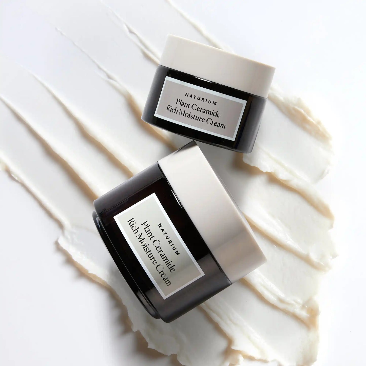 plant-ceramide-rich-moisture-cream-jumbo-t8 11_18_2021_Naturium0575-crop.webp